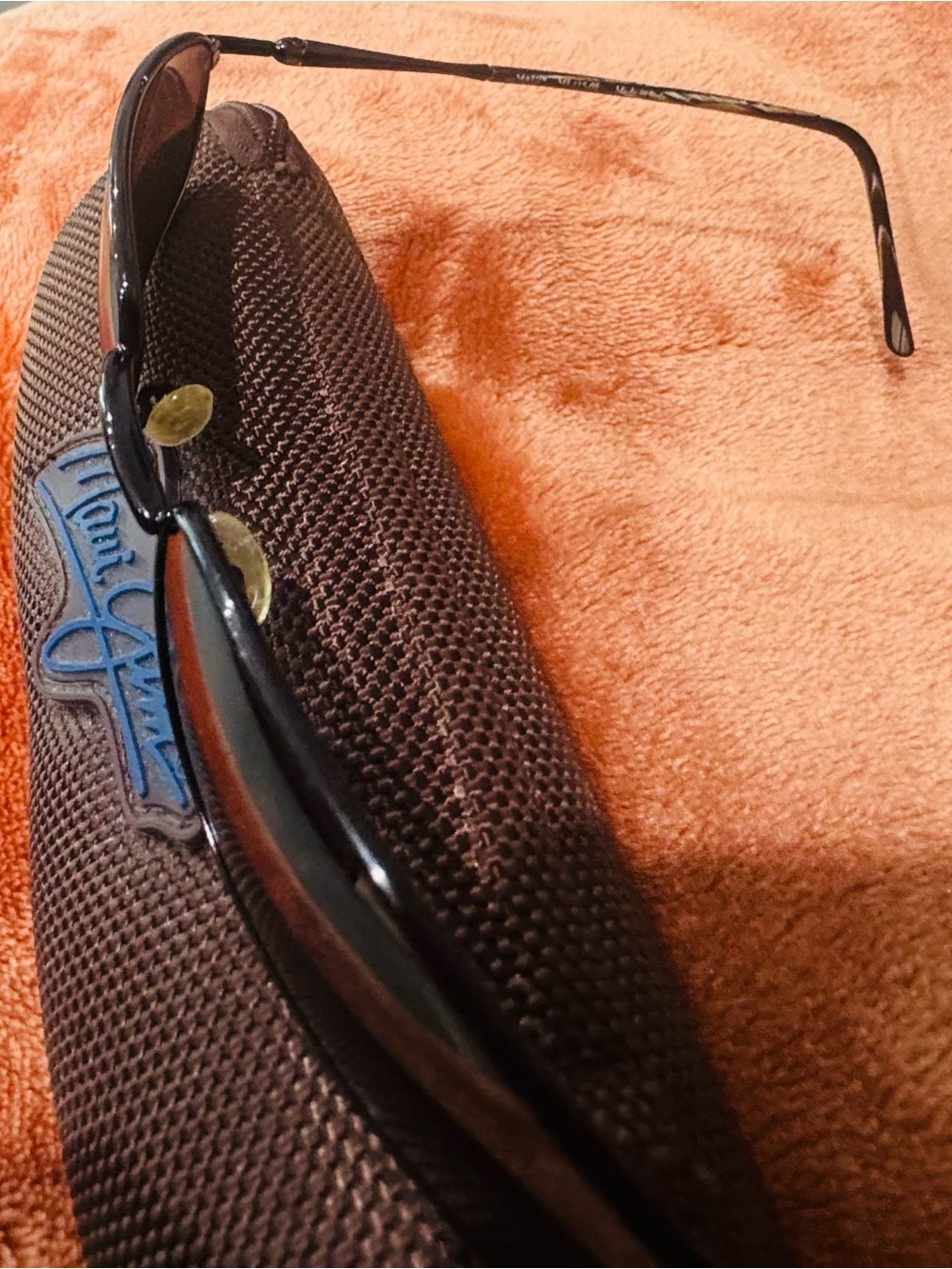 Maui Jim Shaka MJ-105-22 Polarized
HCL Bronze Sunglasses Made in Italy - Picture 2 of 4